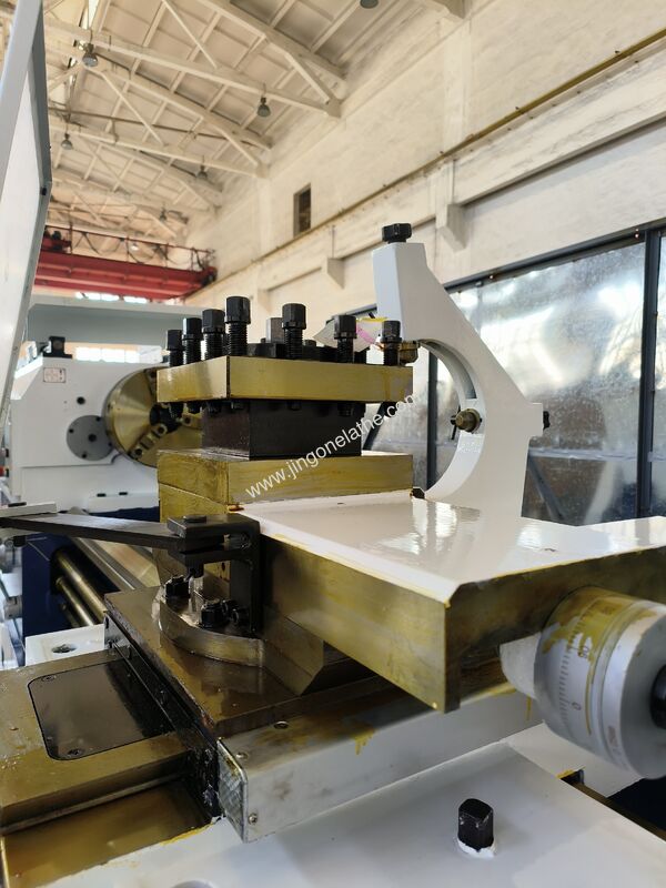 Heavy Duty Center Lathe CW6163x3000: 0.01mm Roundness Error for Precision Industrial Machining