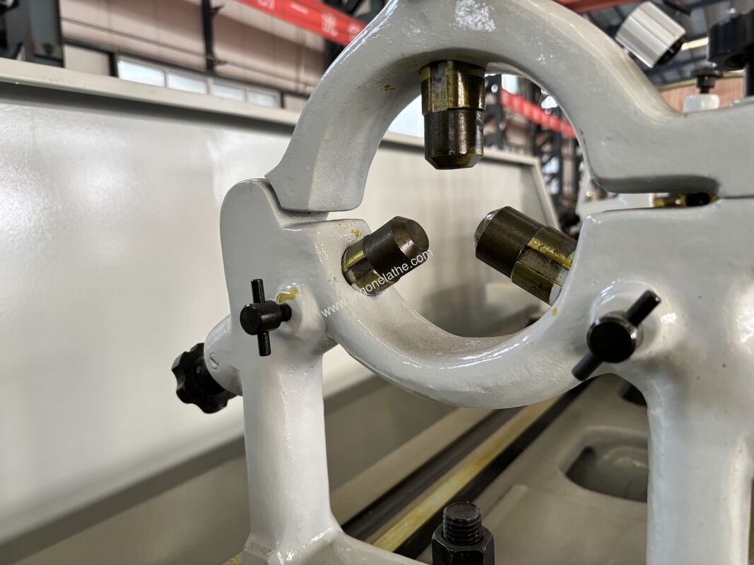 Gap Bed Lathe CA6240: 630mm Swing in Gap for Oversized Component Machining and 4000mm Length for Shaft Turning