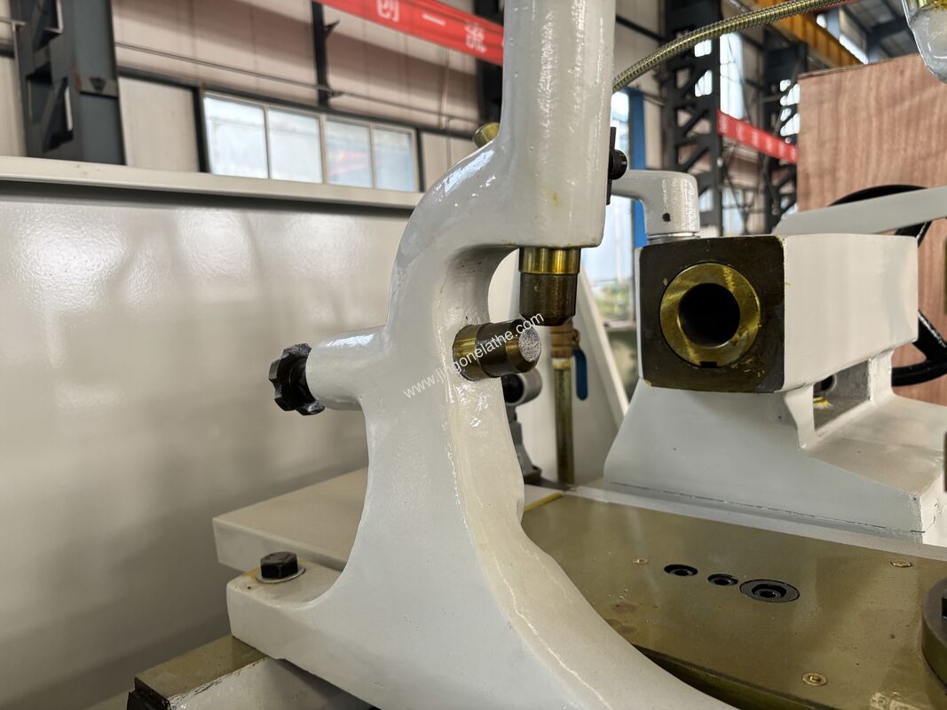 Gap Bed Lathe CA6240: 630mm Swing in Gap for Oversized Component Machining and 4000mm Length for Shaft Turning