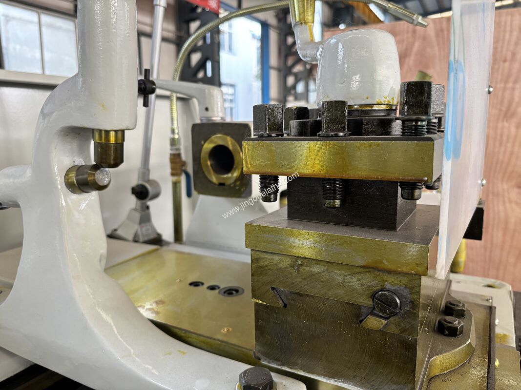 Gap Bed Lathe CA6240x4000: 630mm Swing In Gap For Oversized Component Machining